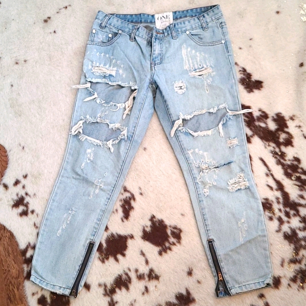 One teaspoon size 28 distressed ankle zipper jeans